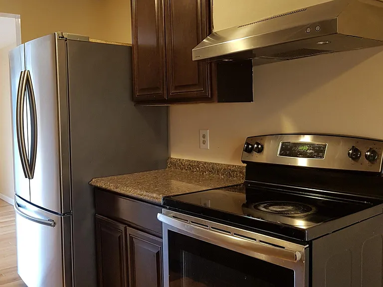 232 Robert Dr — Photo 5