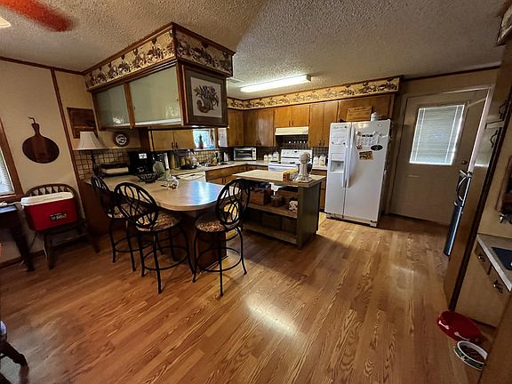 4th image of 10022 Cottontail Ln