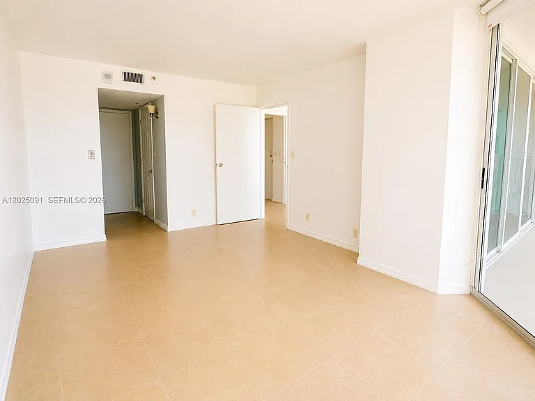 7601 E Treasure Dr #622 — Photo 19