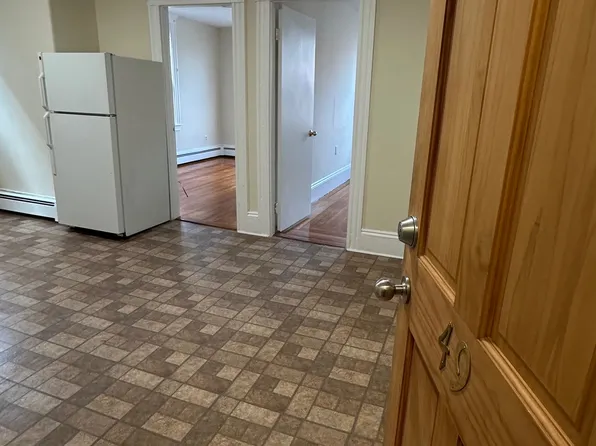 61 Main St APT 49, Peabody, MA 01960