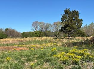 4 Prince Rd, Columbus, NC 28722