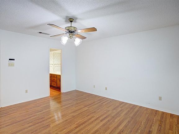 4th image of 5307 Timber Green Dr