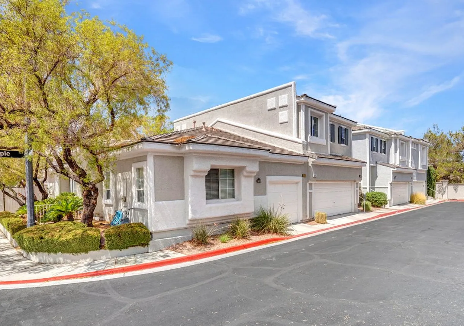 Guard-Gated Green Valley Ranch | Upgraded 3BR/2.5BA Townhome — Photo 2