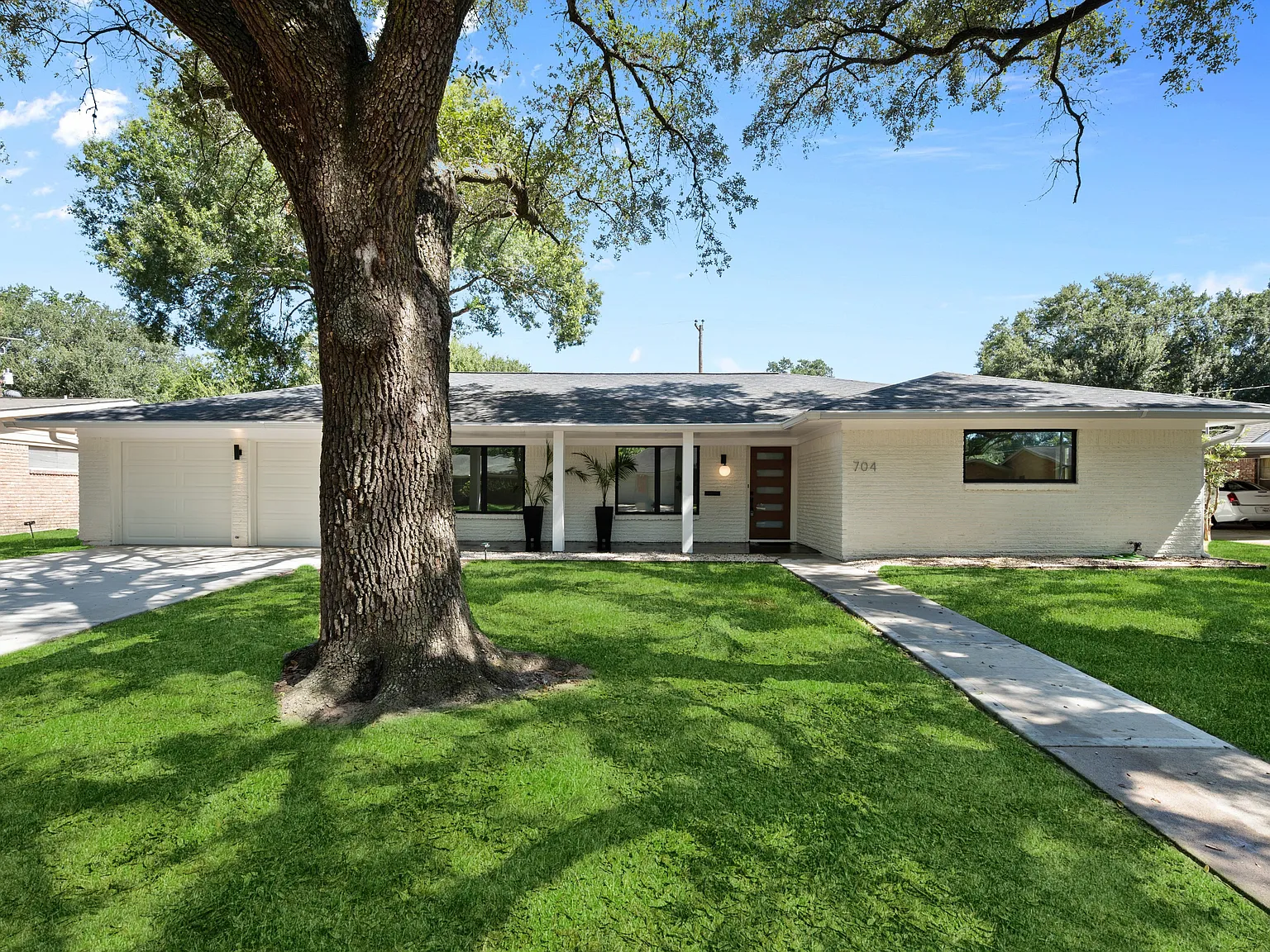 3 bed, 2000 sqft, $2,900 — Photo 1