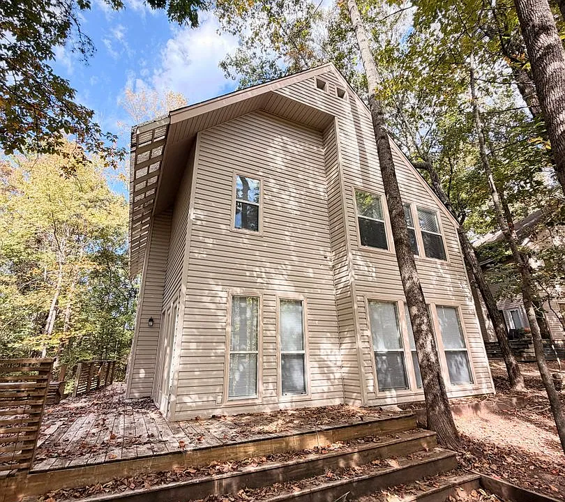 379 Butternut Dr