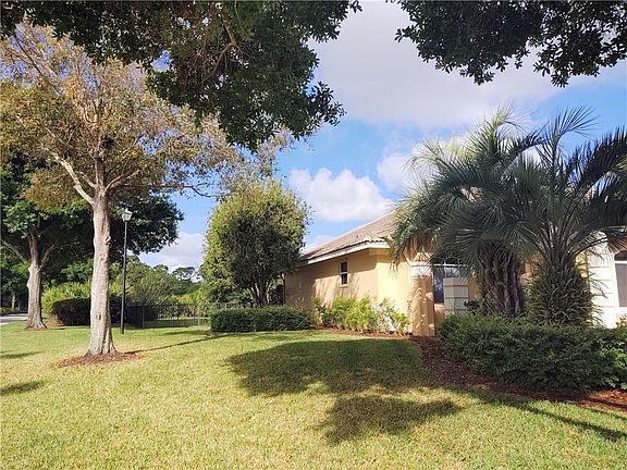 3rd image of 9644 Crooked Stick Ln