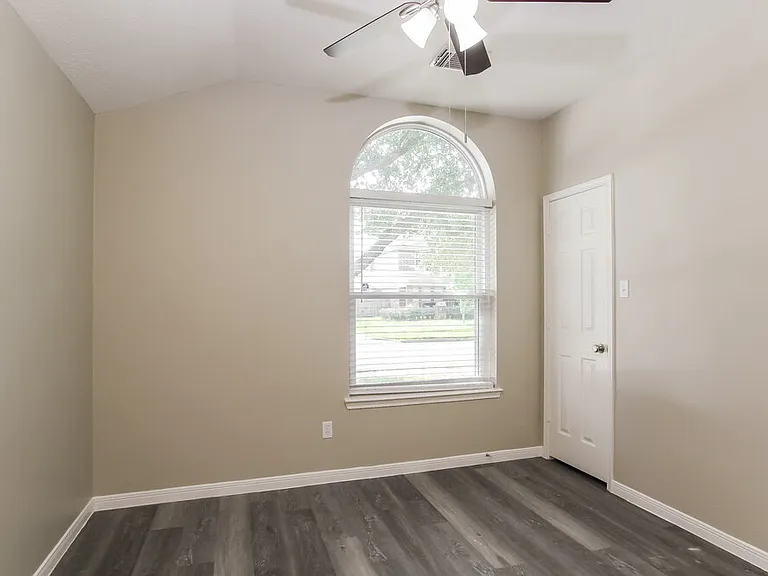 19114 Timber Way Dr — Photo 14
