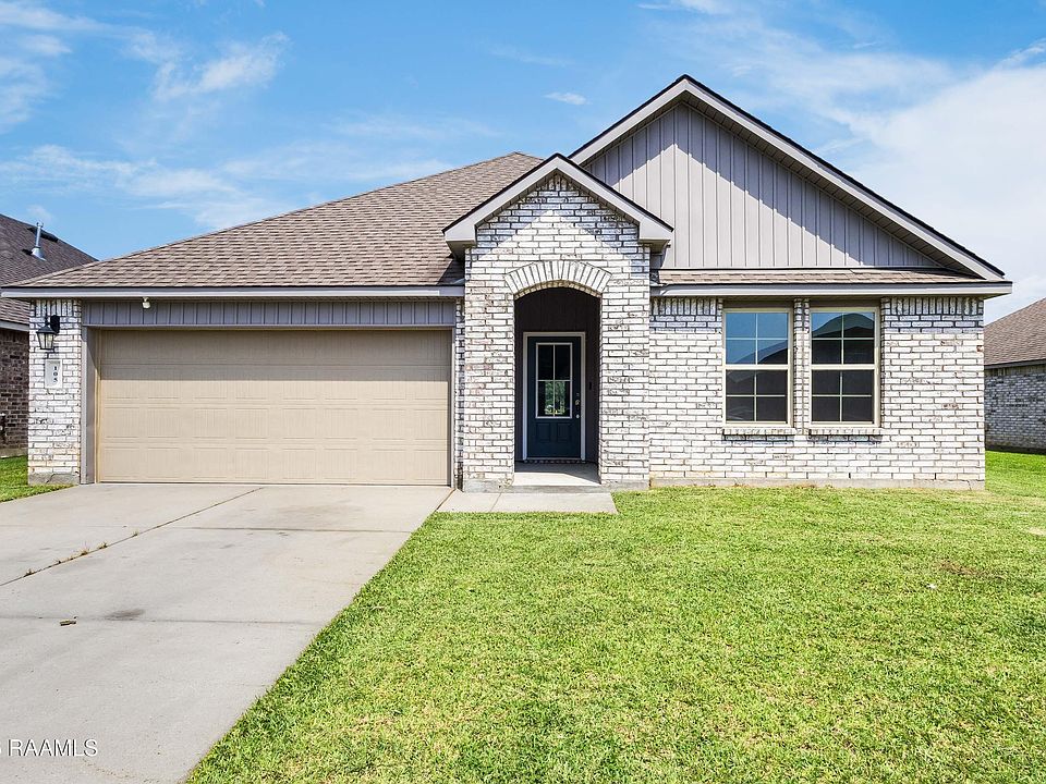 1st image of 105 Chestnut Oak Dr