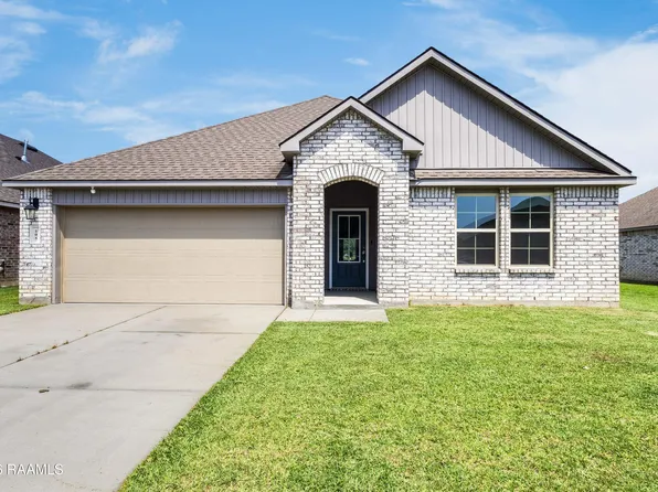105 Chestnut Oak Dr, Lafayette, LA 70507