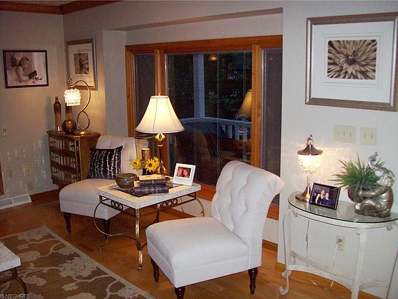 3rd image of 16267 Brinbourne Ave