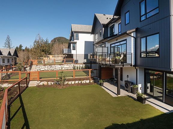 5th image of 41179 Garibaldi Way