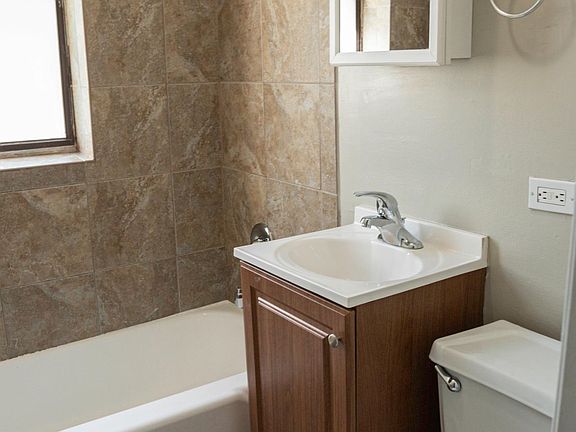 3rd image of 3423 N Elaine Pl APT 1W