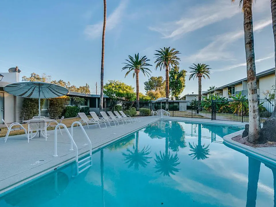 3242 E Camelback Rd #104