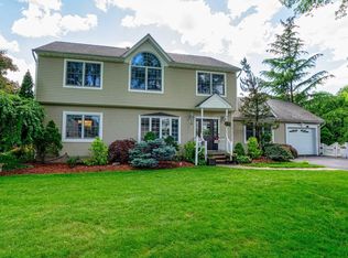 72 Lambert Pl, Paramus, NJ 07652