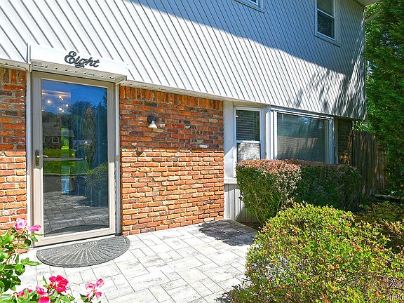 4th image of 8 Foothill Lane