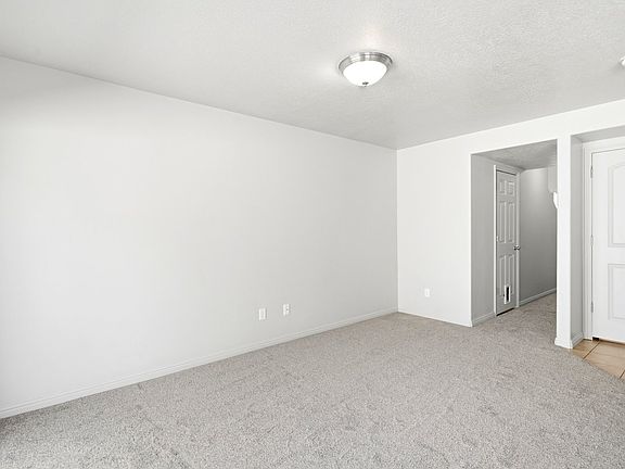 4th image of 2481 S Gilmour St