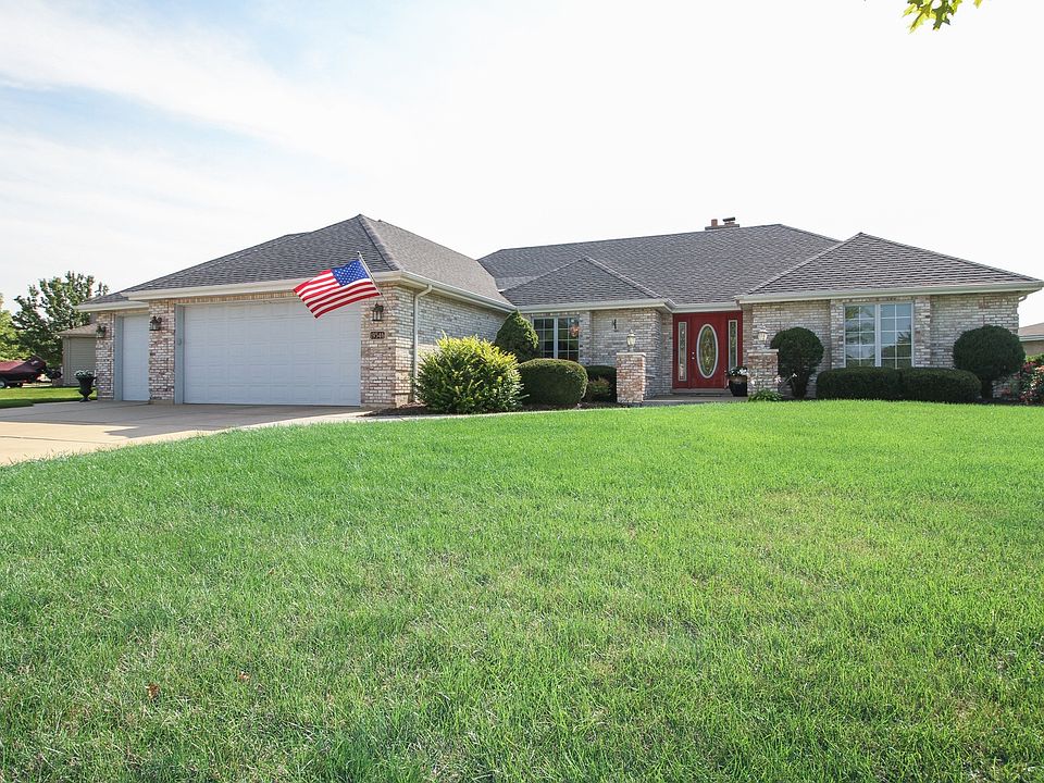 1st image of 19546 Cambridge Dr