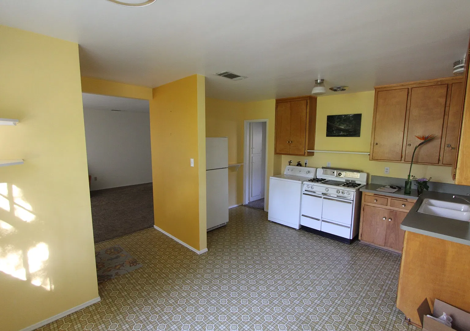 Beautiful 3 Bedroom Near UCR — Photo 3