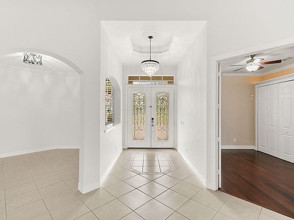 3rd image of 3917 Fabienne Ct