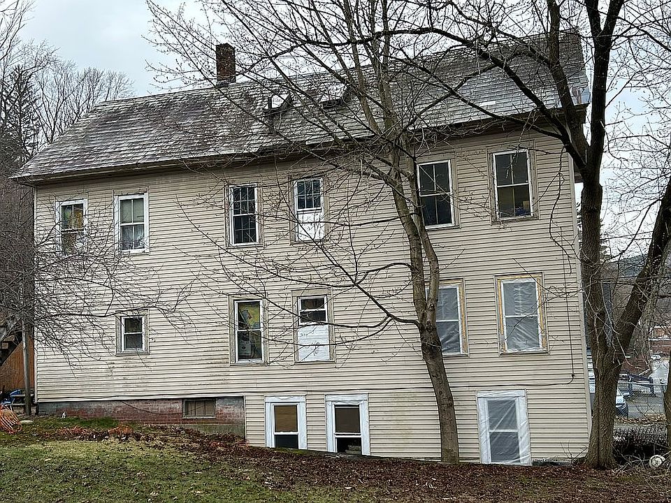 2nd image of 67 Valley St