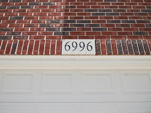 4th image of 6996 Boulder Pointe Dr