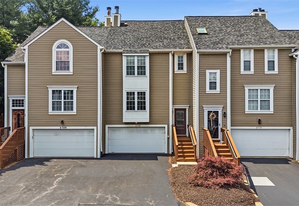 1st image of 2736 Meadowcrest Ct