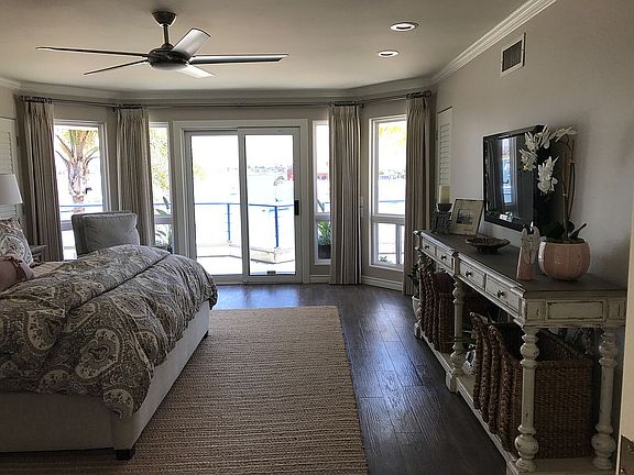 3rd image of 3564 Bayside Walk