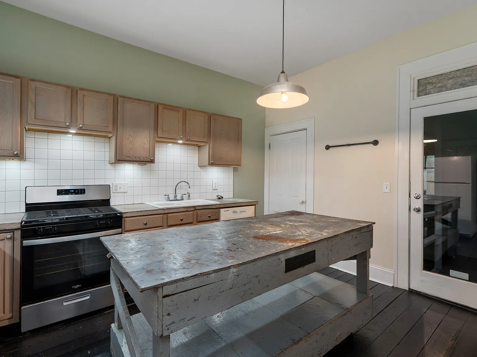 222 W 2nd Ave — Photo 1