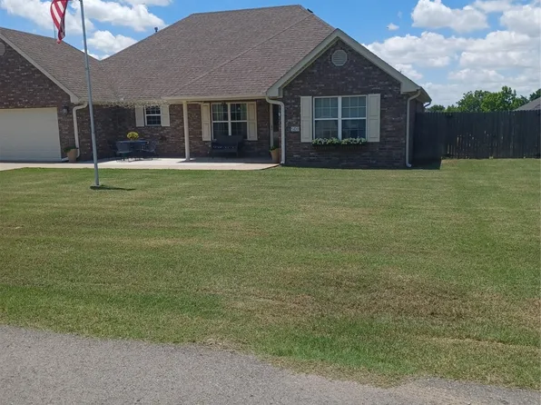 508 Kimberly Dr, Checotah, OK 74426