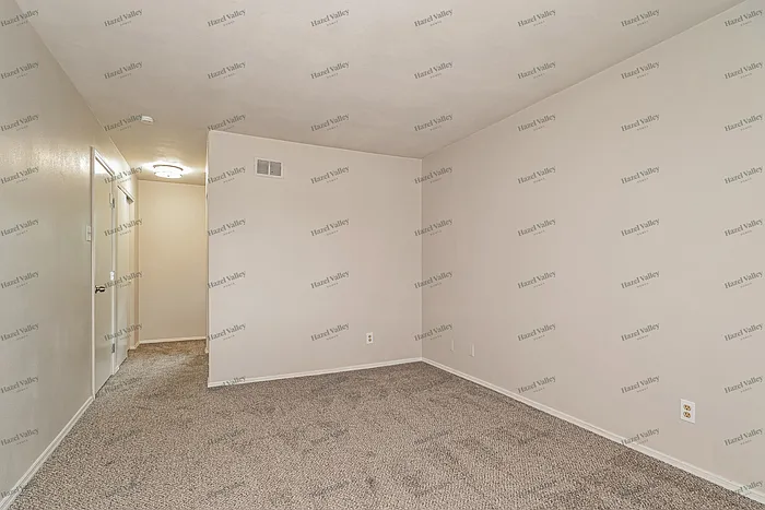 2305 Bramble Ln — Photo 10