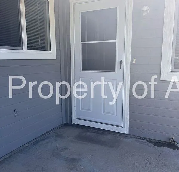 10490 W Seneca — Photo 2