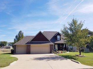 22477 Riverwood Ct, Claremore, OK 74019