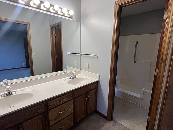 4th image of 1007 Foxridge Dr