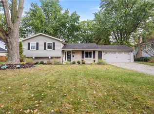 26476 Locust Dr, Olmsted Falls, OH