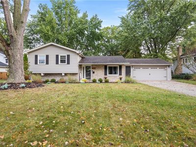 26476 Locust Dr, Olmsted Falls, OH, 44138