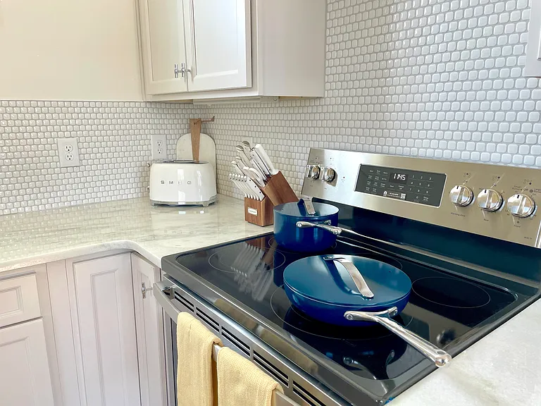 910 Montrose Ave #B — Photo 5