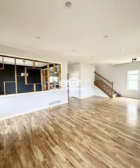 3317 Old Stone Way NE — Photo 5