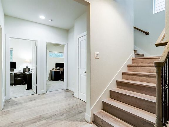 4th image of 1906 Hollister Spruce Ln