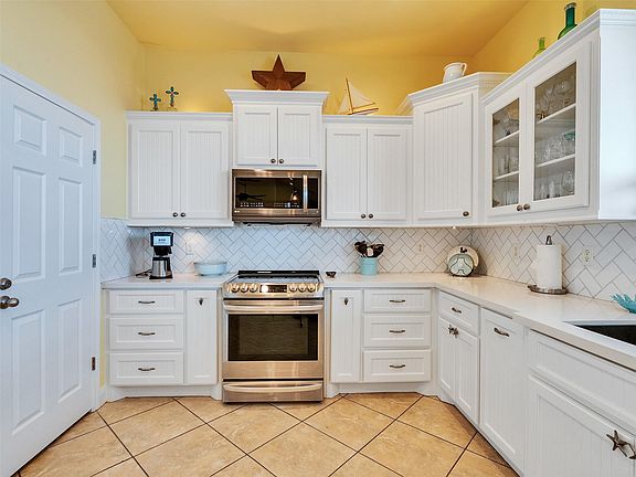 4th image of 2276 Trinidad Dr