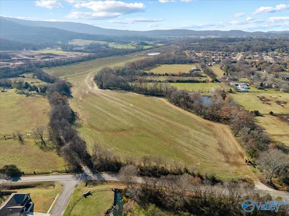 86 Jordan Rd NE, Huntsville, AL 35811