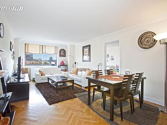 3rd image of 275 W 96th St APT 21A