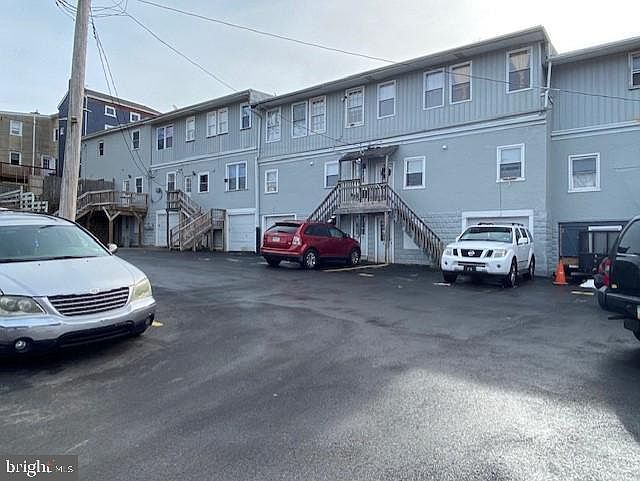 2nd image of 337 W Chestnut St