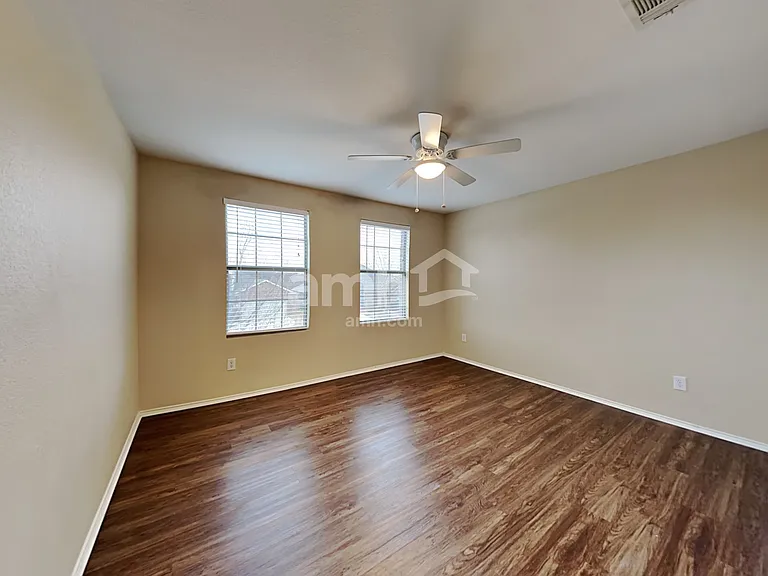 1100 Oakbrook St — Photo 18