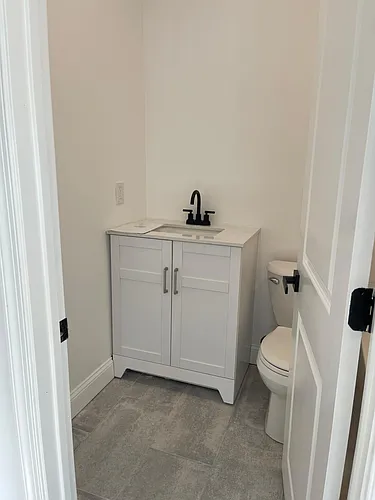110 Beloit Ave #D Photo 1