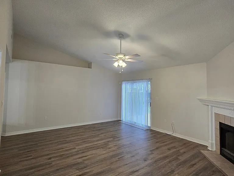 396 Brown Pl — Photo 14