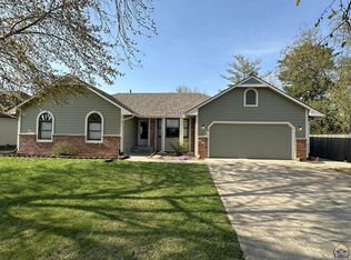6610 SW Scathelock Rd, Topeka, KS 66614