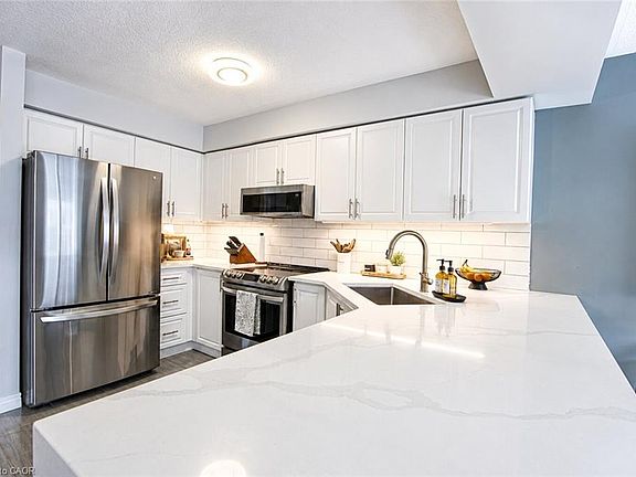 3rd image of 5 Bethune Ave