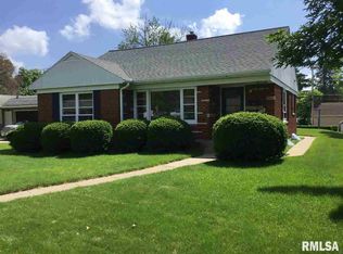 1219 N 4th St, Clinton, IA 52732