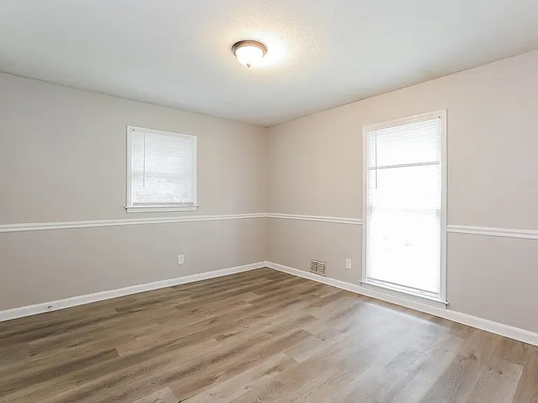 1338 W Stoneybrook Dr — Photo 11