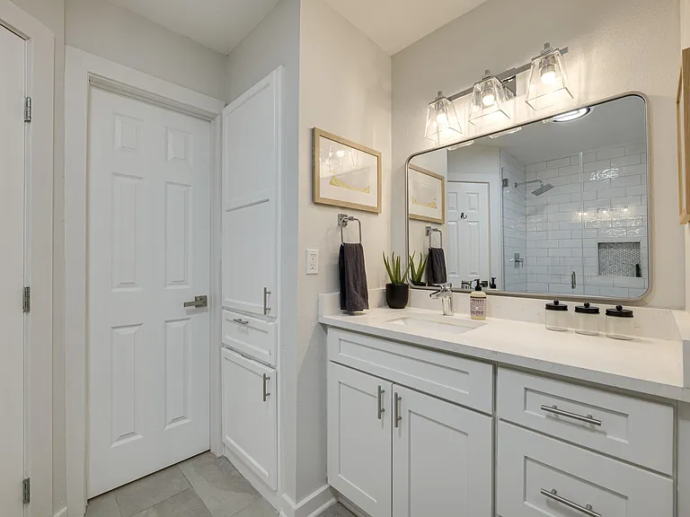 2202 Donna Dr — Photo 23